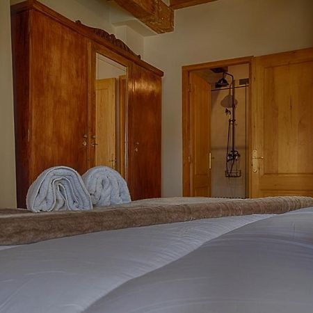 Saplan Real Estate Vilamos Villa Bagian luar foto