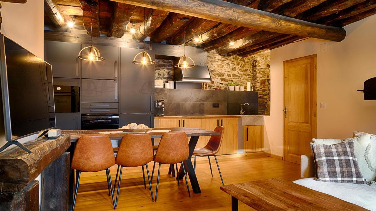 Saplan Real Estate Vilamos Villa Bagian luar foto