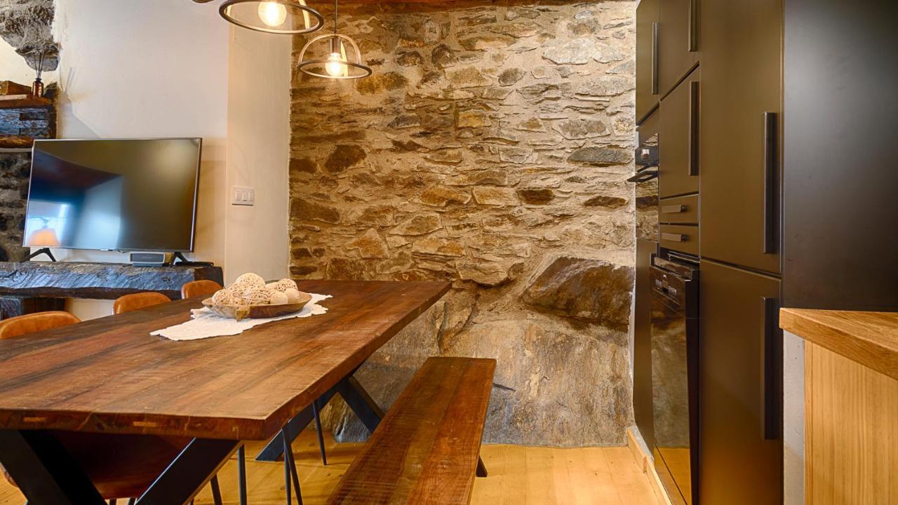 Saplan Real Estate Vilamos Villa Bagian luar foto