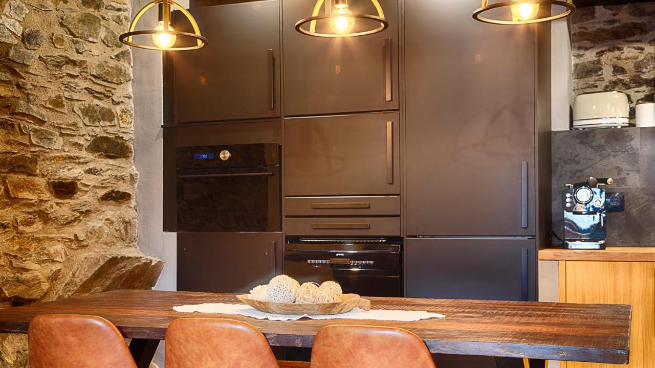 Saplan Real Estate Vilamos Villa Bagian luar foto