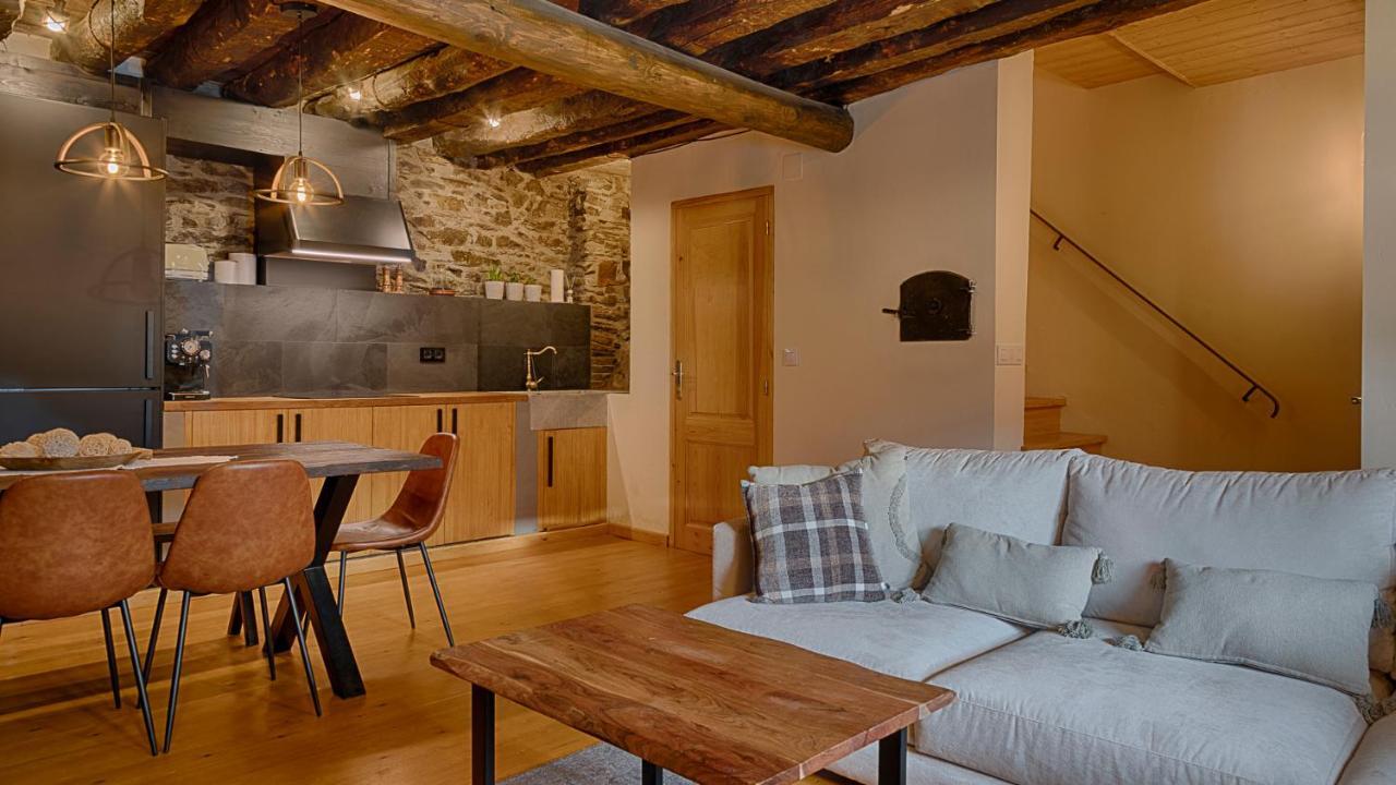 Saplan Real Estate Vilamos Villa Bagian luar foto