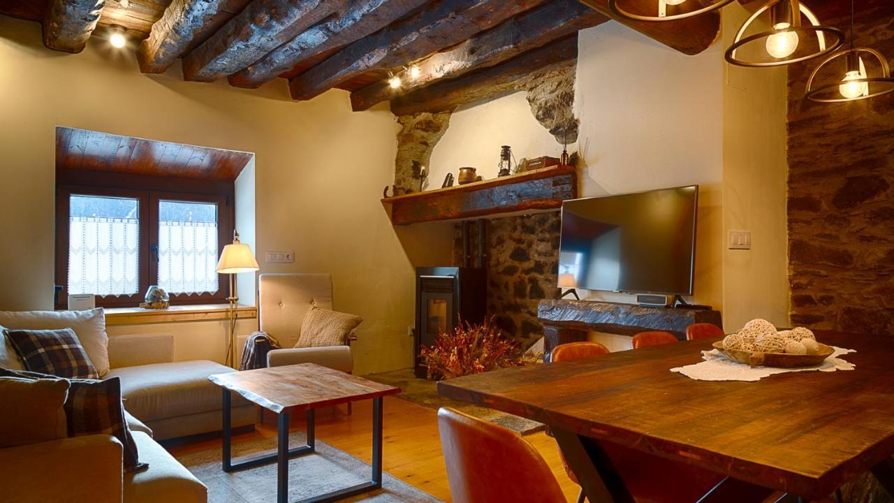 Saplan Real Estate Vilamos Villa Bagian luar foto